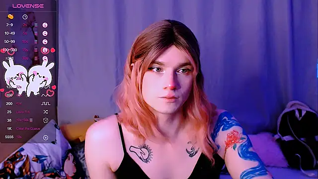 Snapshot of Alice_Hells chatting on 12.14.25 Alice Hells online show from 12.14.25