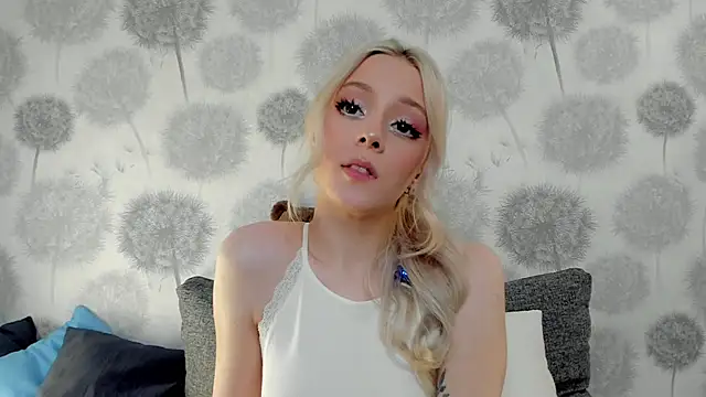 Snapshot of EngelFugler chatting on 01.16.25 EngelFugler online show from 01.16.25