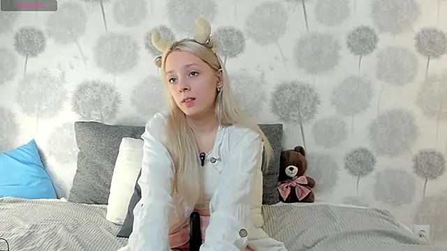 Snapshot of EngelFugler chatting on 01.30.25 EngelFugler online show from 01.30.25