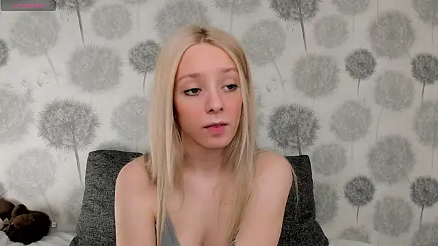 Snapshot of EngelFugler chatting on 02.18.25 EngelFugler online show from 02.18.25