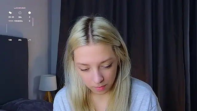 Snapshot of EngelFugler chatting on 09.21.25 EngelFugler online show from 09.21.25