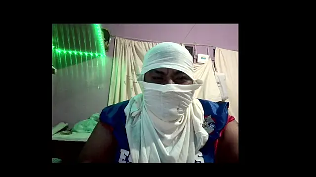 Snapshot of sweetdickmagic chatting on 02.13.26 sweetdickmagic online show from 02.13.26