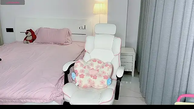 -Wendy   online show from 02.13.25