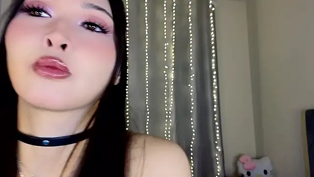 Snapshot of honey_yani chatting on 02.14.26 honey yani online show from 02.14.26