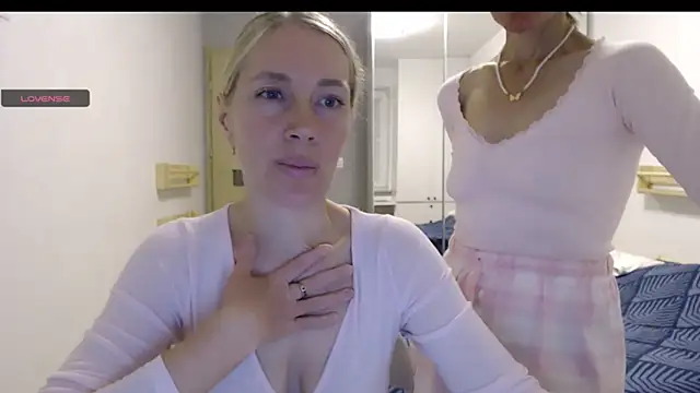 Snapshot of Pepper_mur chatting on 10.08.25 Pepper mur online show from 10.08.25