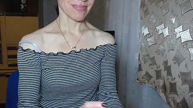 Snapshot of Pepper_mur chatting on 11.28.25 Pepper mur online show from 11.28.25