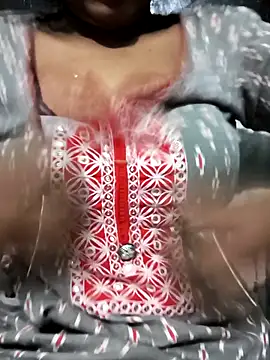 Snapshot of NEETU-89 chatting on 11.28.25 NEETU-89 online show from 11.28.25