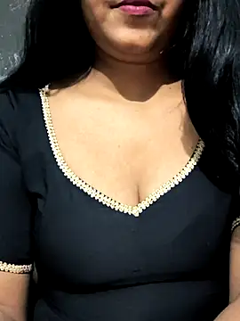 Snapshot of NEETU-89 chatting on 11.29.25 NEETU-89 online show from 11.29.25