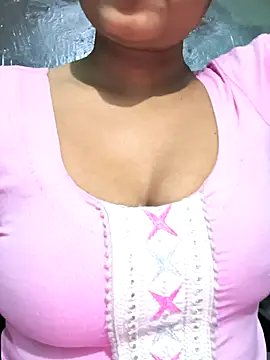 Snapshot of NEETU-89 chatting on 12.15.25 NEETU-89 online show from 12.15.25