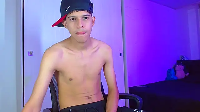 Snapshot of LiamGadiell chatting on 01.07.25 LiamGadiell online show from 01.07.25