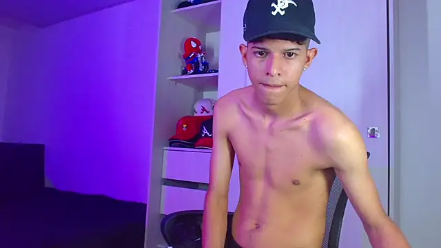 Snapshot of LiamGadiell chatting on 02.20.25 LiamGadiell online show from 02.20.25