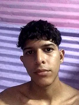 Snapshot of LiamGadiell chatting on 10.01.25 LiamGadiell online show from 10.01.25