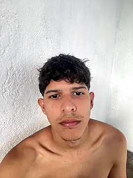 Snapshot of LiamGadiell chatting on 12.14.25 LiamGadiell online show from 12.14.25