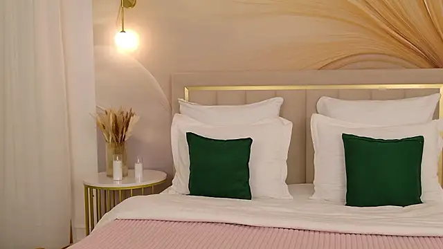 milaleoneli online show from 03.05.26