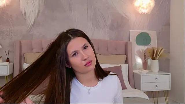 milaleoneli online show from 04.24.26