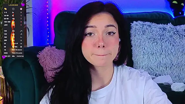 AveryWillow online show from 03.08.26