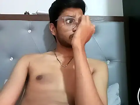 Snapshot of skinnyyyyyyyyy chatting on 01.26.25 skinnyyyyyyyyy online show from 01.26.25