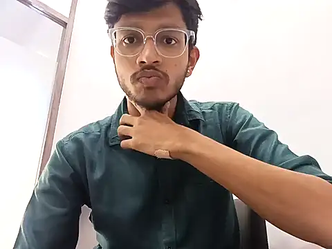 Snapshot of skinnyyyyyyyyy chatting on 01.31.25 skinnyyyyyyyyy online show from 01.31.25