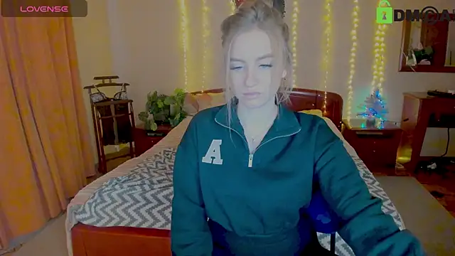 Snapshot of alexa_glory chatting on 01.12.25 alexa glory online show from 01.12.25