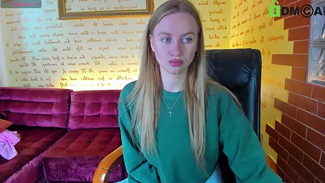 Snapshot of alexa_glory chatting on 11.05.25 alexa glory online show from 11.05.25