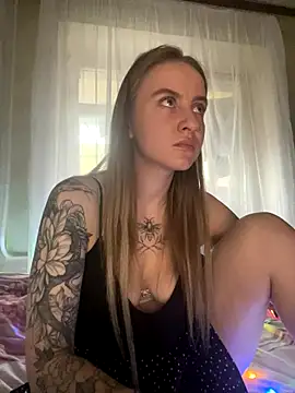 Snapshot of alexa_glory chatting on 11.22.25 alexa glory online show from 11.22.25