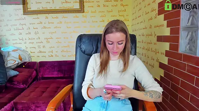 Snapshot of alexa_glory chatting on 12.05.25 alexa glory online show from 12.05.25