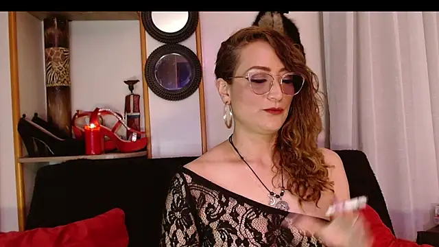 Snapshot of AdeleMourfg chatting on 02.11.25 AdeleMourfg online show from 02.11.25