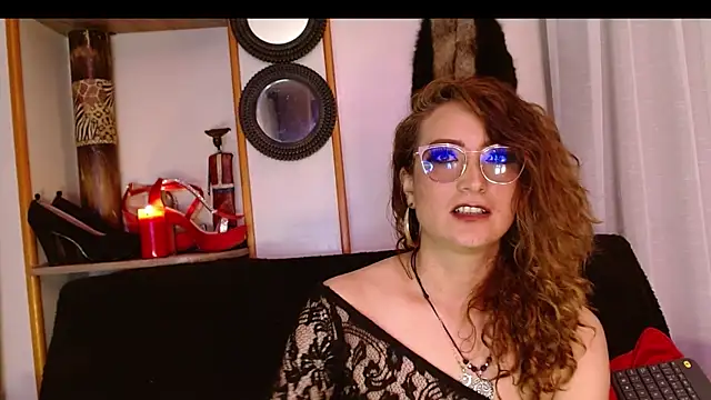 Snapshot of AdeleMourfg chatting on 02.11.25 AdeleMourfg online show from 02.11.25