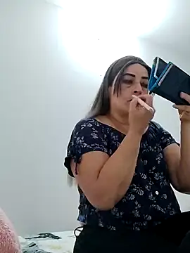 Snapshot of _Prinscarlet_ chatting on 12.17.24 Prinscarlet online show from 12.17.24