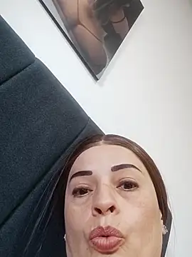 Snapshot of _Prinscarlet_ chatting on 10.02.25 Prinscarlet online show from 10.02.25