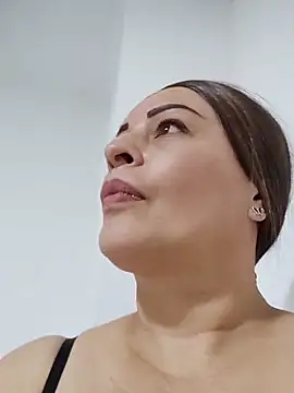 Snapshot of _Prinscarlet_ chatting on 11.23.25 Prinscarlet online show from 11.23.25