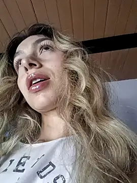 Karolgood3 online show from 12.13.24