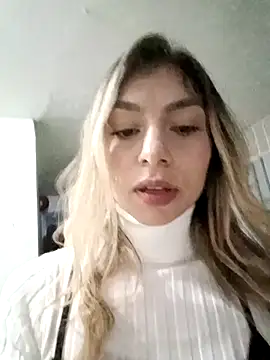 Karolgood3 online show from 12.25.24