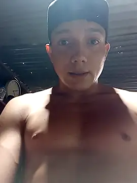 Snapshot of tayson_ chatting on 03.05.25 tayson  online show from 03.05.25