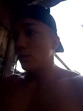 Snapshot of tayson_ chatting on 10.08.25 tayson  online show from 10.08.25