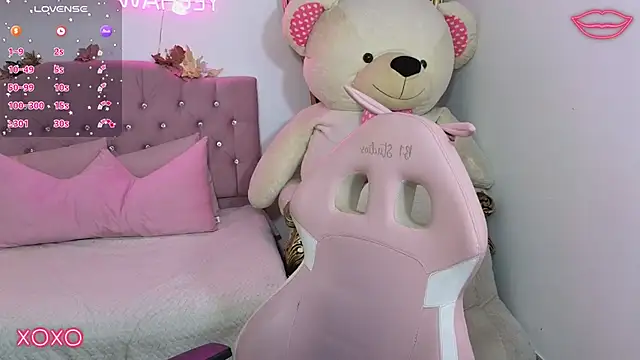 Snapshot of Jazmin_tay chatting on 03.05.25 Jazmin tay online show from 03.05.25