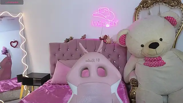 Snapshot of Jazmin_tay chatting on 03.08.25 Jazmin tay online show from 03.08.25