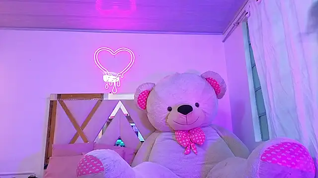 Snapshot of Jazmin_tay chatting on 09.26.25 Jazmin tay online show from 09.26.25