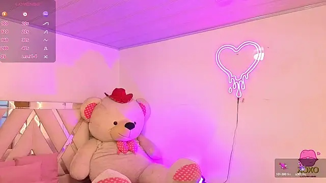 Snapshot of Jazmin_tay chatting on 10.03.25 Jazmin tay online show from 10.03.25