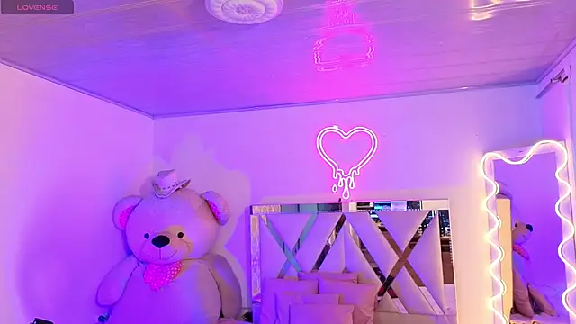 Snapshot of Jazmin_tay chatting on 10.29.25 Jazmin tay online show from 10.29.25