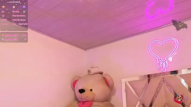 Snapshot of Jazmin_tay chatting on 11.08.25 Jazmin tay online show from 11.08.25