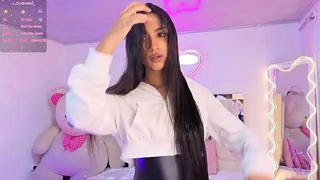 Snapshot of Jazmin_tay chatting on 11.11.25 Jazmin tay online show from 11.11.25