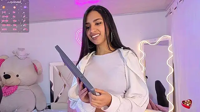 Snapshot of Jazmin_tay chatting on 11.12.25 Jazmin tay online show from 11.12.25