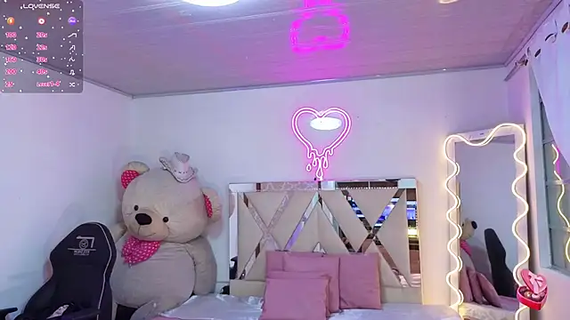 Snapshot of Jazmin_tay chatting on 11.15.25 Jazmin tay online show from 11.15.25