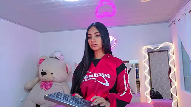 Snapshot of Jazmin_tay chatting on 11.30.25 Jazmin tay online show from 11.30.25