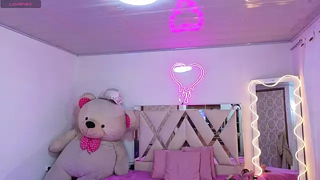 Snapshot of Jazmin_tay chatting on 12.01.25 Jazmin tay online show from 12.01.25