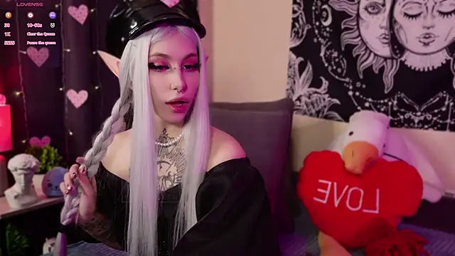 Snapshot of Succvbu7 chatting on 02.14.25 Succvbu7 online show from 02.14.25