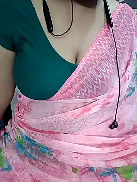 Snapshot of Yours_Radika chatting on 12.27.24 Yours Radika online show from 12.27.24