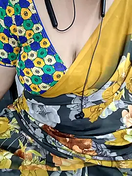 Snapshot of Yours_Radika chatting on 12.30.24 Yours Radika online show from 12.30.24