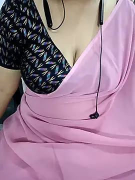 Snapshot of Yours_Radika chatting on 01.03.25 Yours Radika online show from 01.03.25